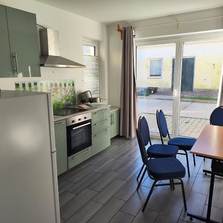 Erdgeschoss Wohnung Nahe Flughafen เวียนนา ภายนอก รูปภาพ