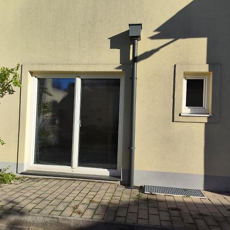 Erdgeschoss Wohnung Nahe Flughafen เวียนนา ภายนอก รูปภาพ