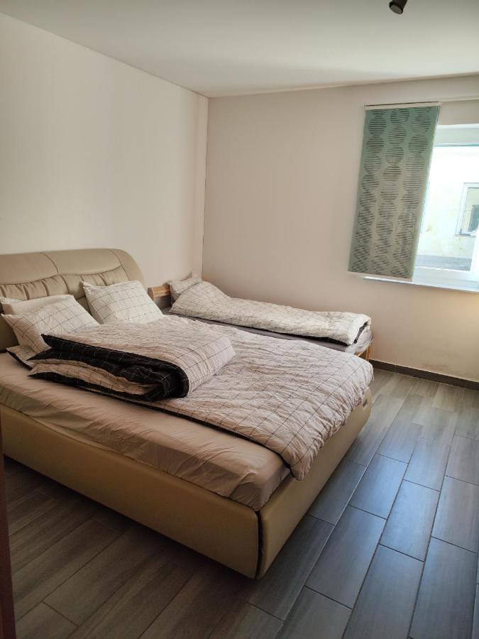 Erdgeschoss Wohnung Nahe Flughafen เวียนนา ภายนอก รูปภาพ