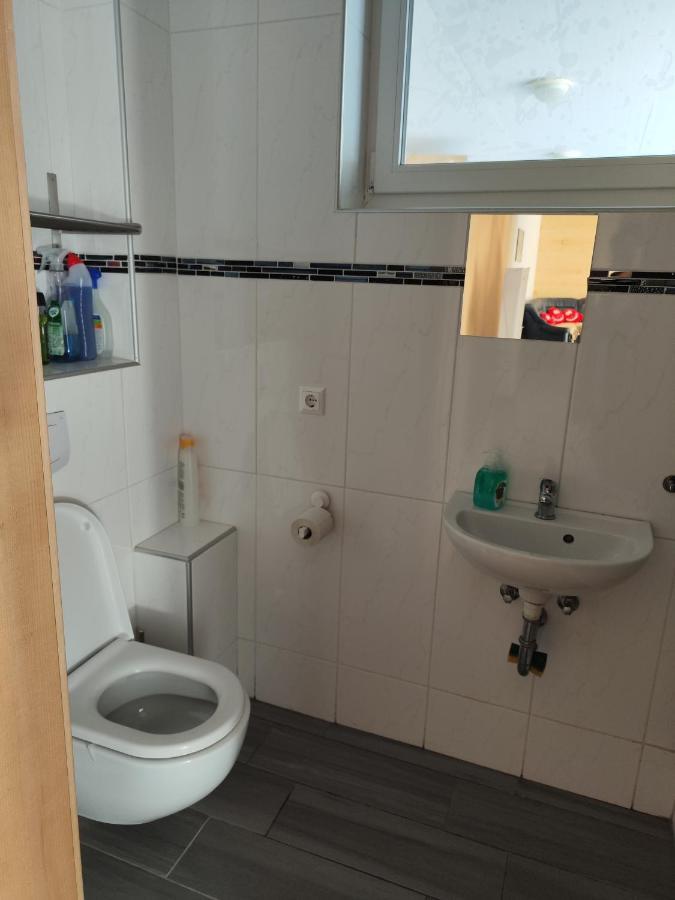 Erdgeschoss Wohnung Nahe Flughafen เวียนนา ภายนอก รูปภาพ